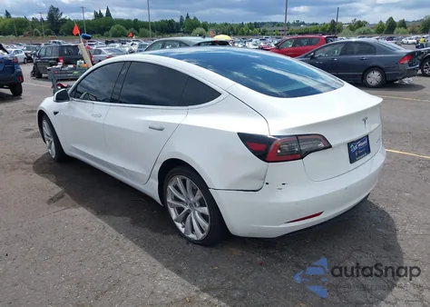 2018 Tesla Model 3 Long Range/Performance z USA, uszkodzony, nr VIN 5YJ3E1EB7JF092550